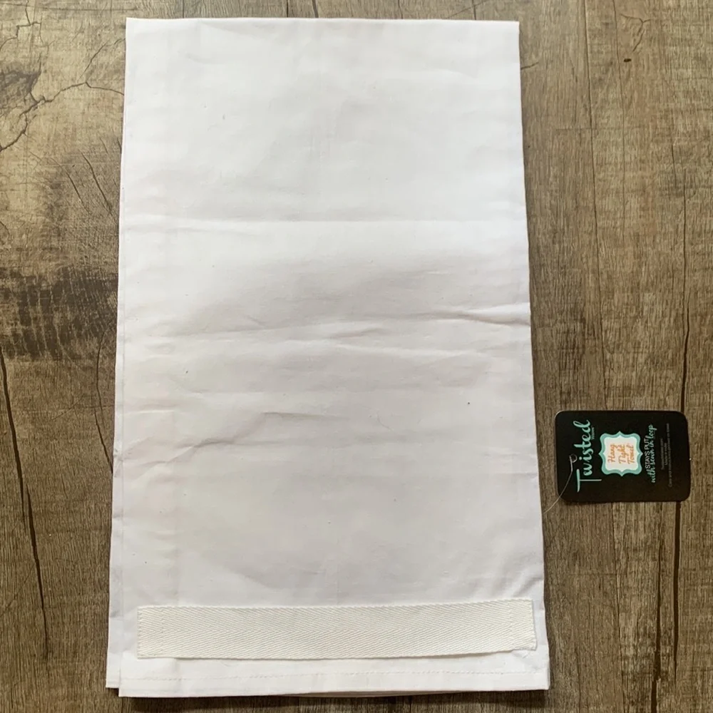 NWT Twisted Wares Hanging Kitchen Towel‎